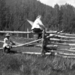 Beda and her daughter Evelyn at La Plata City, next to the post office.
